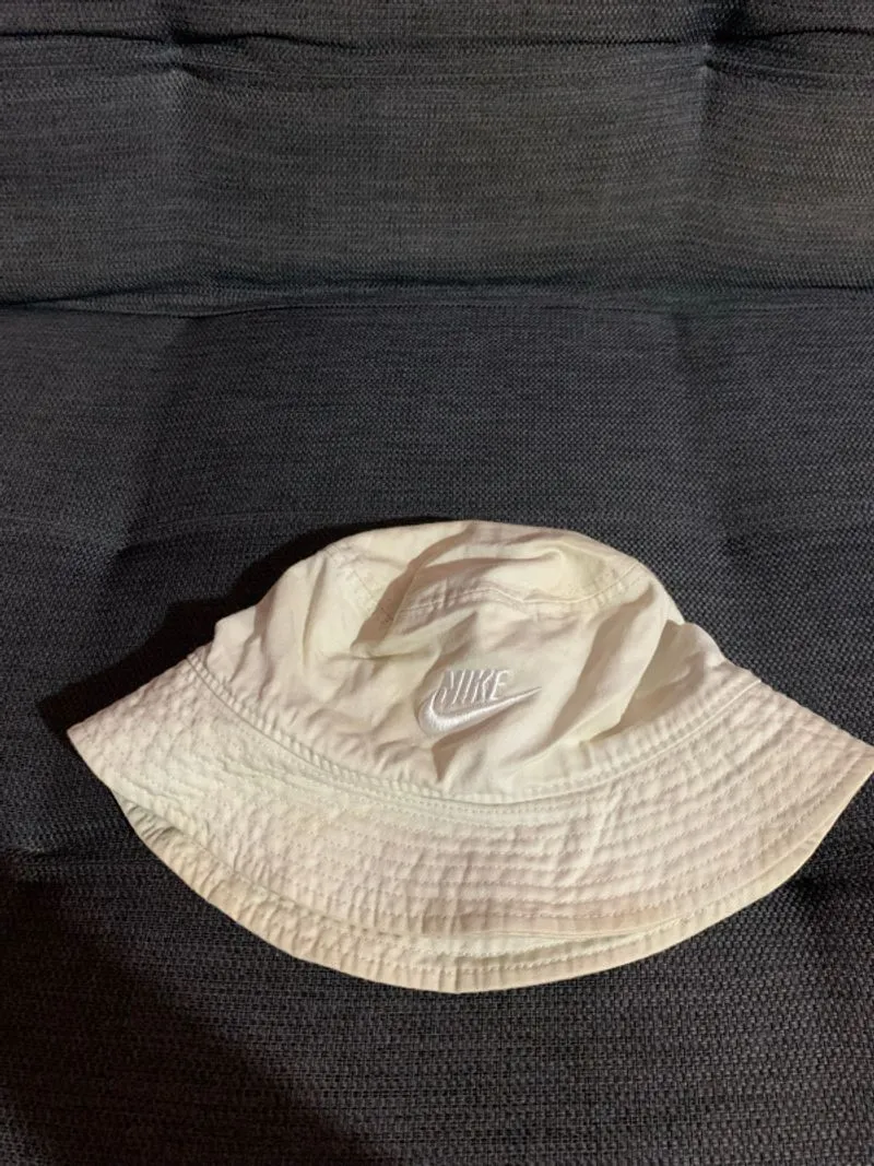 Buckethat Nike Cream photo 1