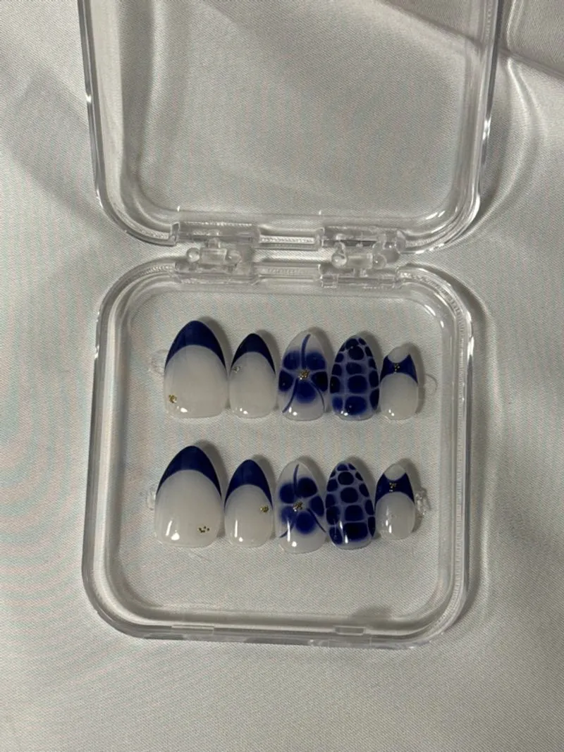 Navy Blue Press on Nails photo 1
