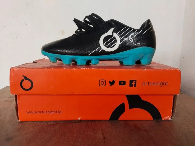 Ortuseight Sepatu Sepak Bola photo 1