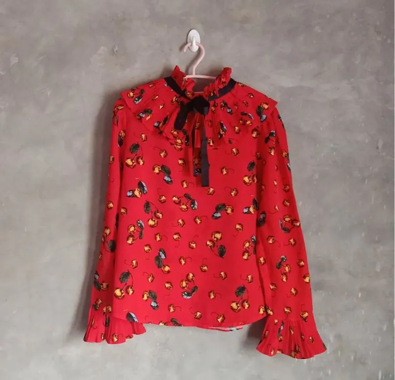 Blouse  photo 1