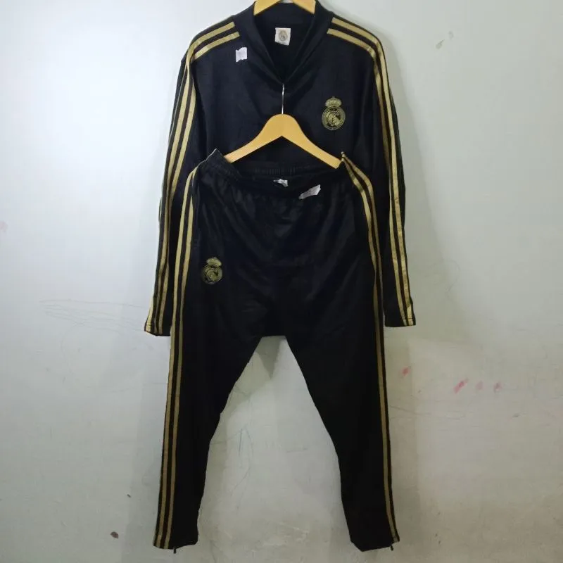 one set crewneck trackpants REAL MADRID official tag  photo 1