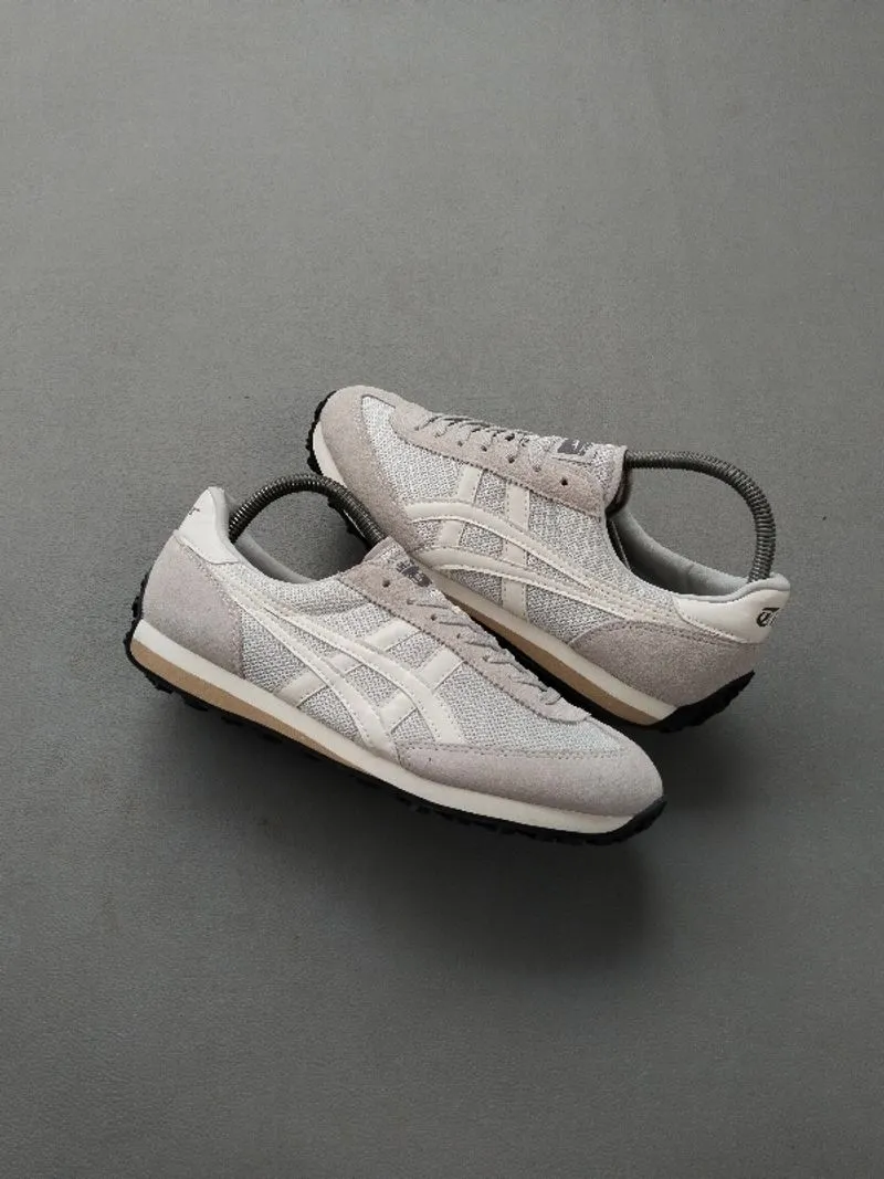 onitsuka photo 1