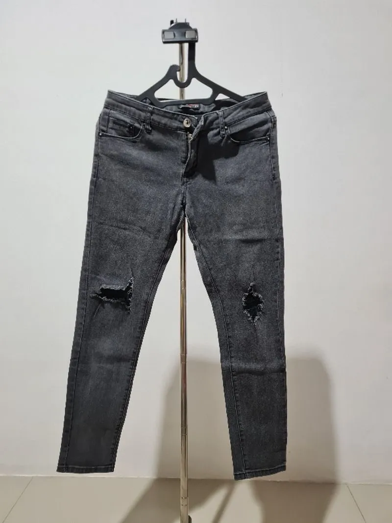Jeans panjang hitam photo 1