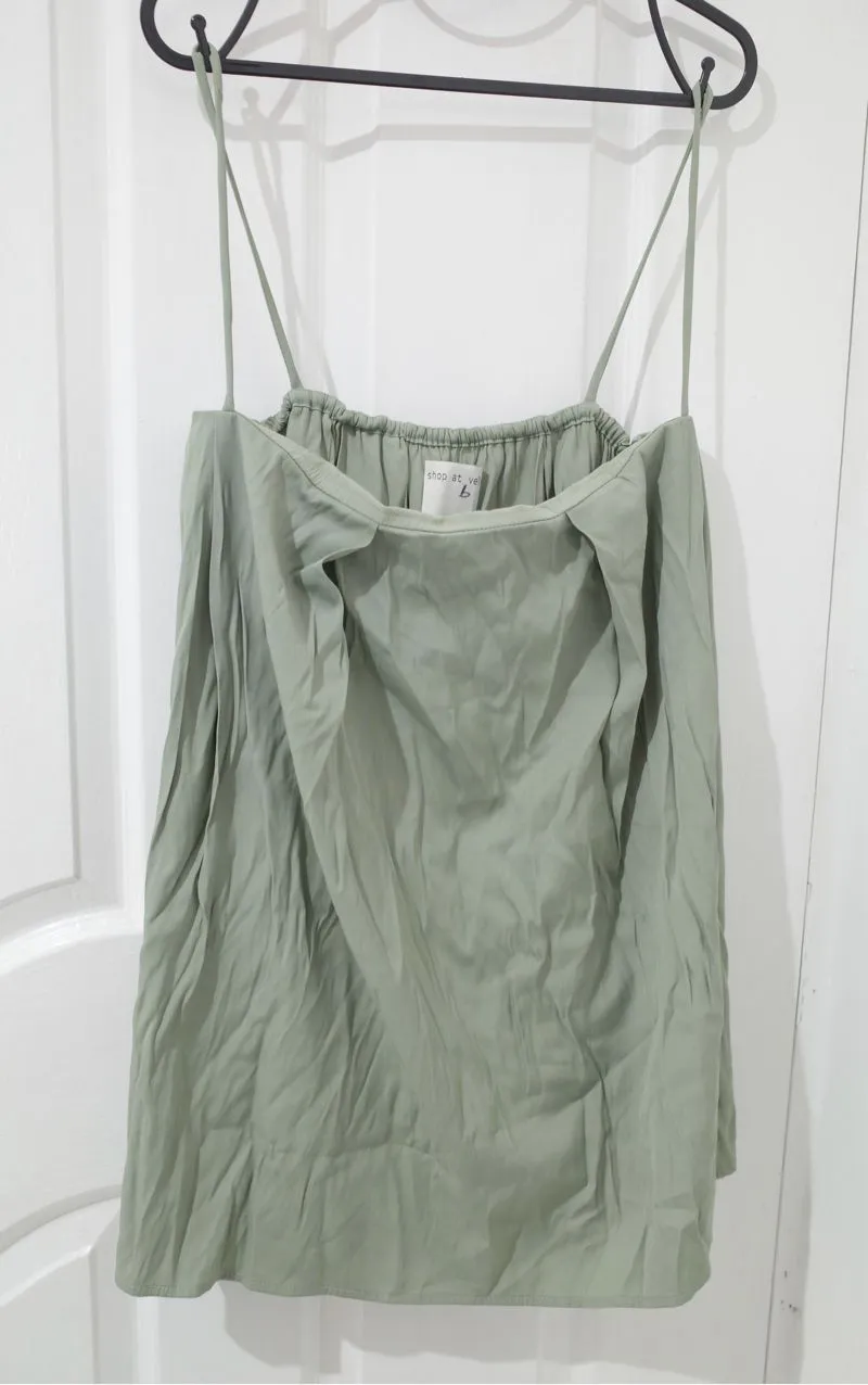 Shop at Velvet Casual Bralette Wanita green photo 1
