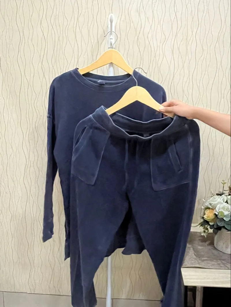 Gap cutting lable one set sweater dan sweatpants photo 1