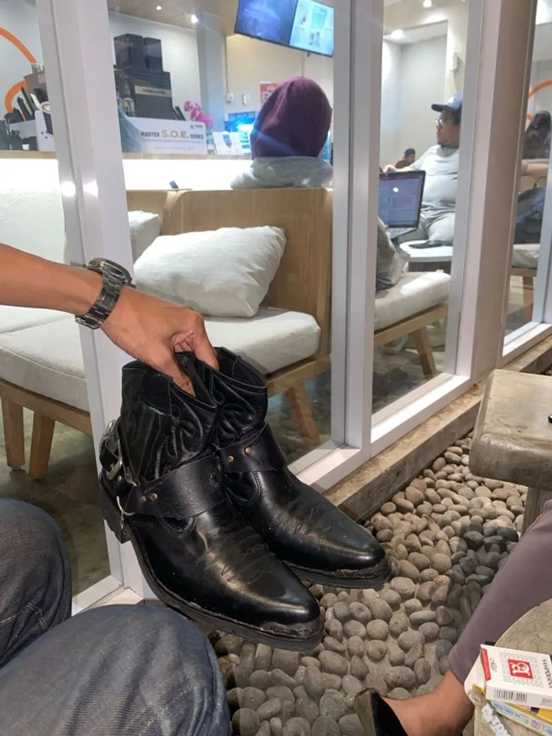 Sepatu Boots Kulit / Leather Boots photo 1