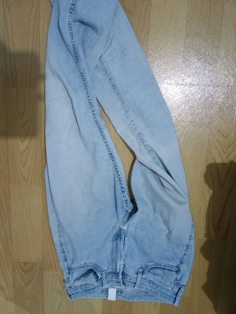 uniqlo skinny jeans, size 29, warna bleach photo 1