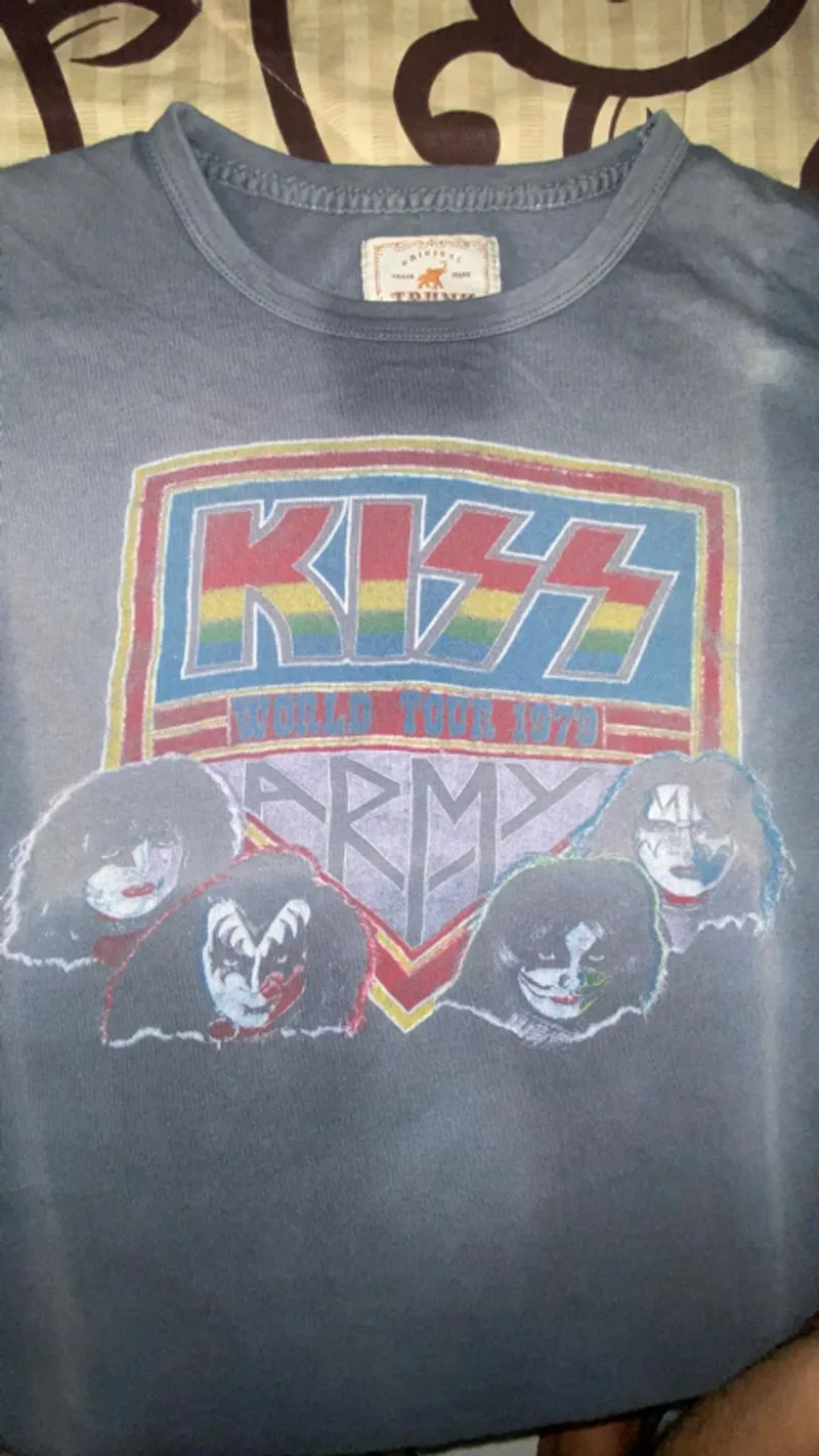 Trunk Ltd. Limited Edition Women Tshirt. Kiss Black Size 2 photo 1