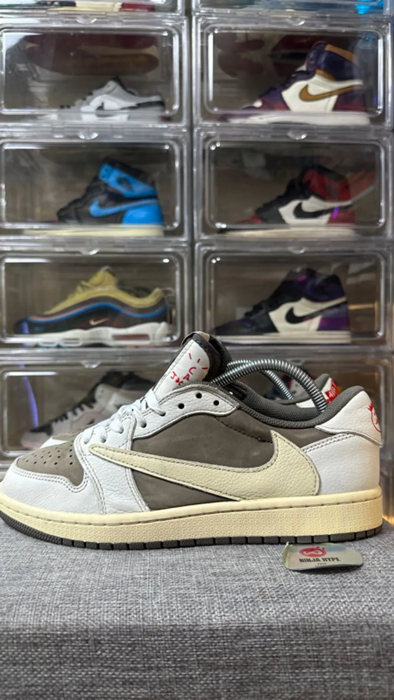 AIR JORDAN 1 LOW TRAVIS SCOTT REVERSE MOCHA , AIR 1 LOW TRAV photo 1