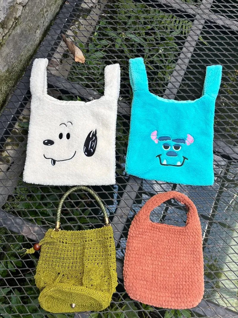 Handbag Rajut | HandBag Bulu | Snoopy | Monscter Inc Boo photo 1