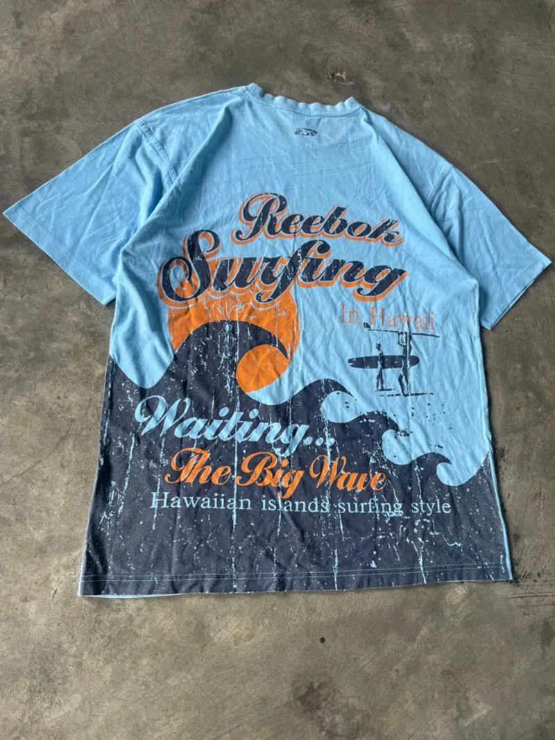 Surfing Adidas VTG photo 1