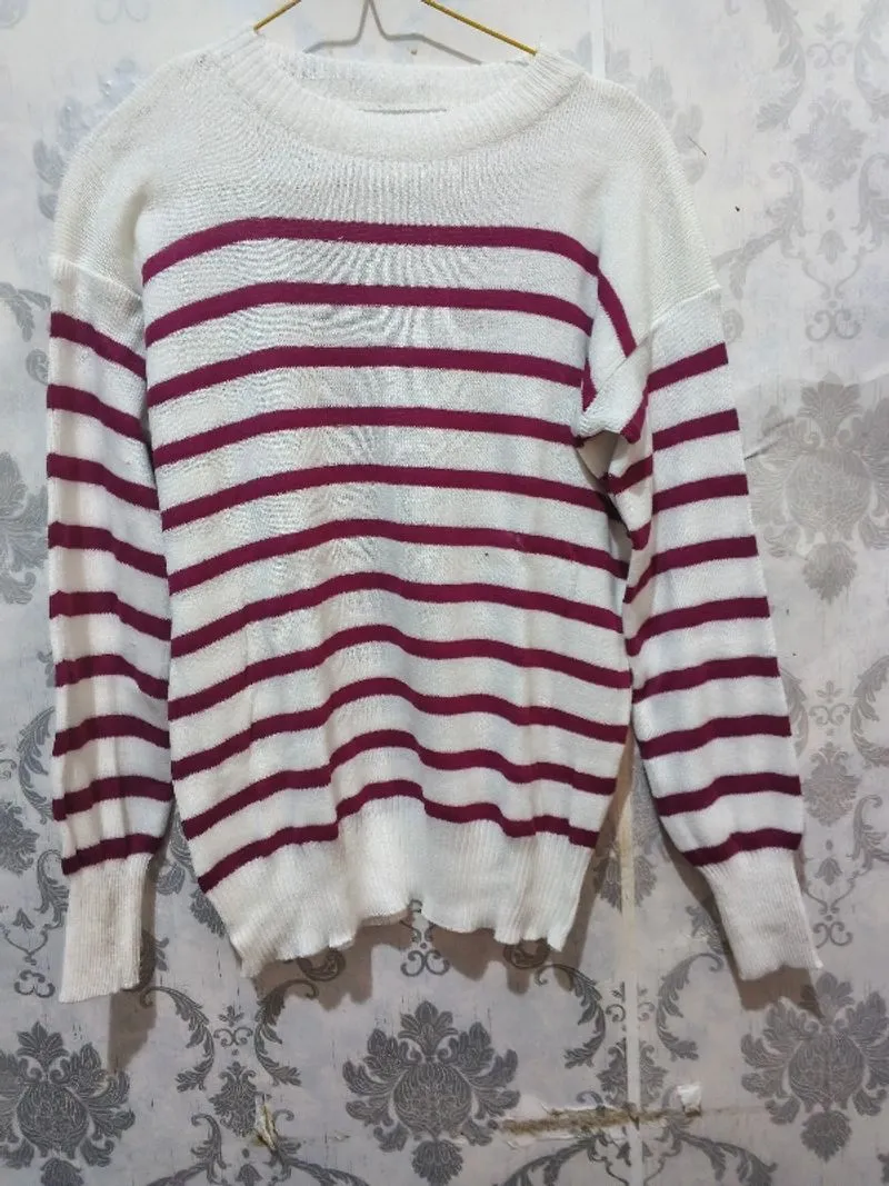 Sweater strip maroon photo 1