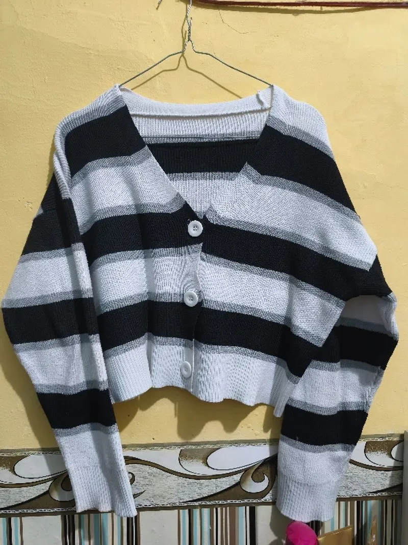Cardigan crop vinec photo 1