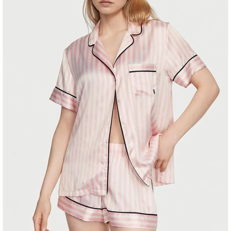 Victoria’s Secret Luxury Wanita white pink photo 1