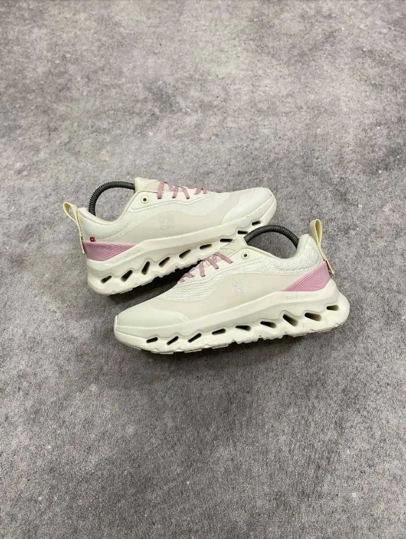 LOEWE X On CLOUDTILT 2.0 WHITE PINK ON RUNNING SPORT  photo 1