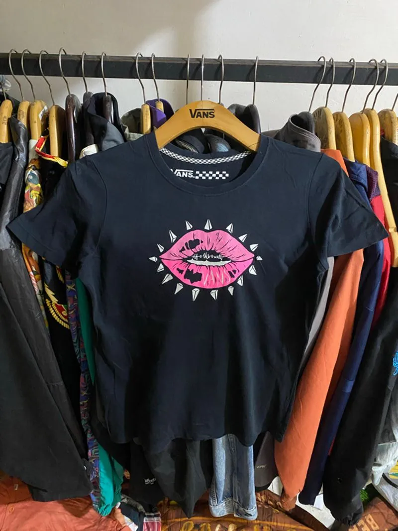 FLASH SALE🔥Vans Crop Kaos photo 1