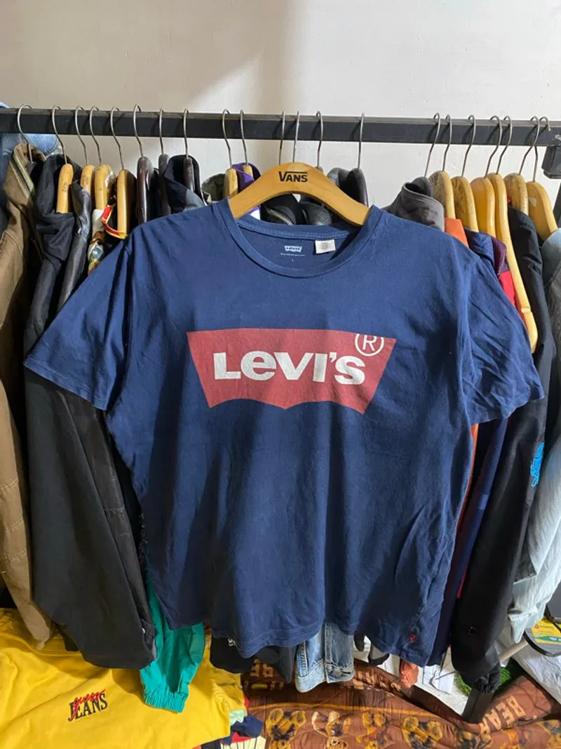 FLASH SALE🔥Levis Kaos photo 1