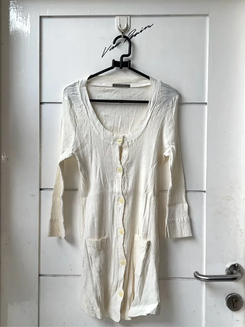 SALE!! TIENS ECOUTE White Shirt photo 1