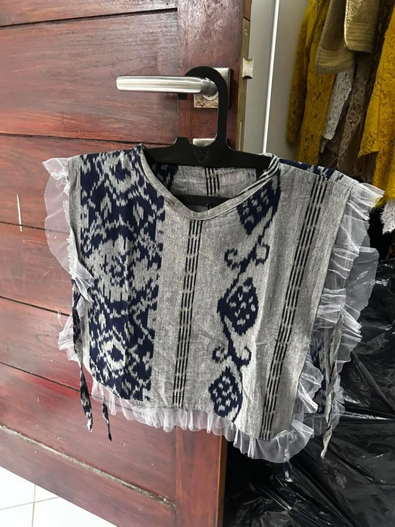 Vest batik photo 1