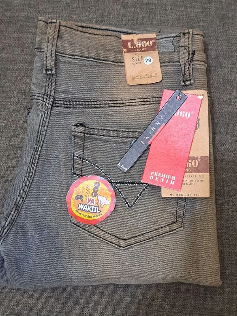 Celana Jeans Pensil Wanita
Warna Abu Abu
Size 27
Harga Promo photo 1