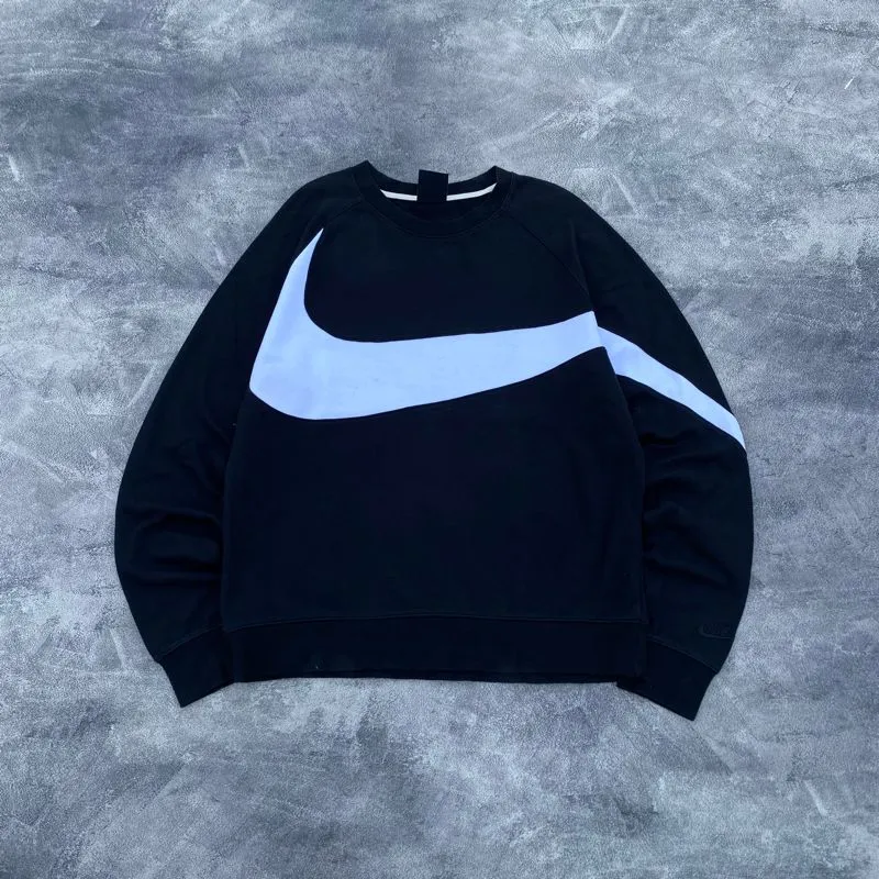NIKE photo 1