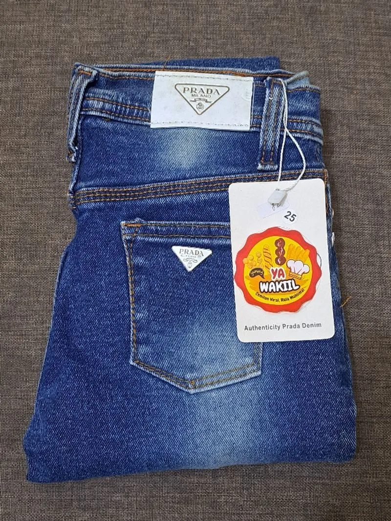 Jeans Pensil Wanita
Warna Biru Tua
Size 25
Harga Promo 47 K
 photo 1
