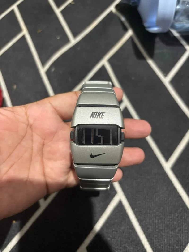 JAM NIKE DIGITAL photo 1
