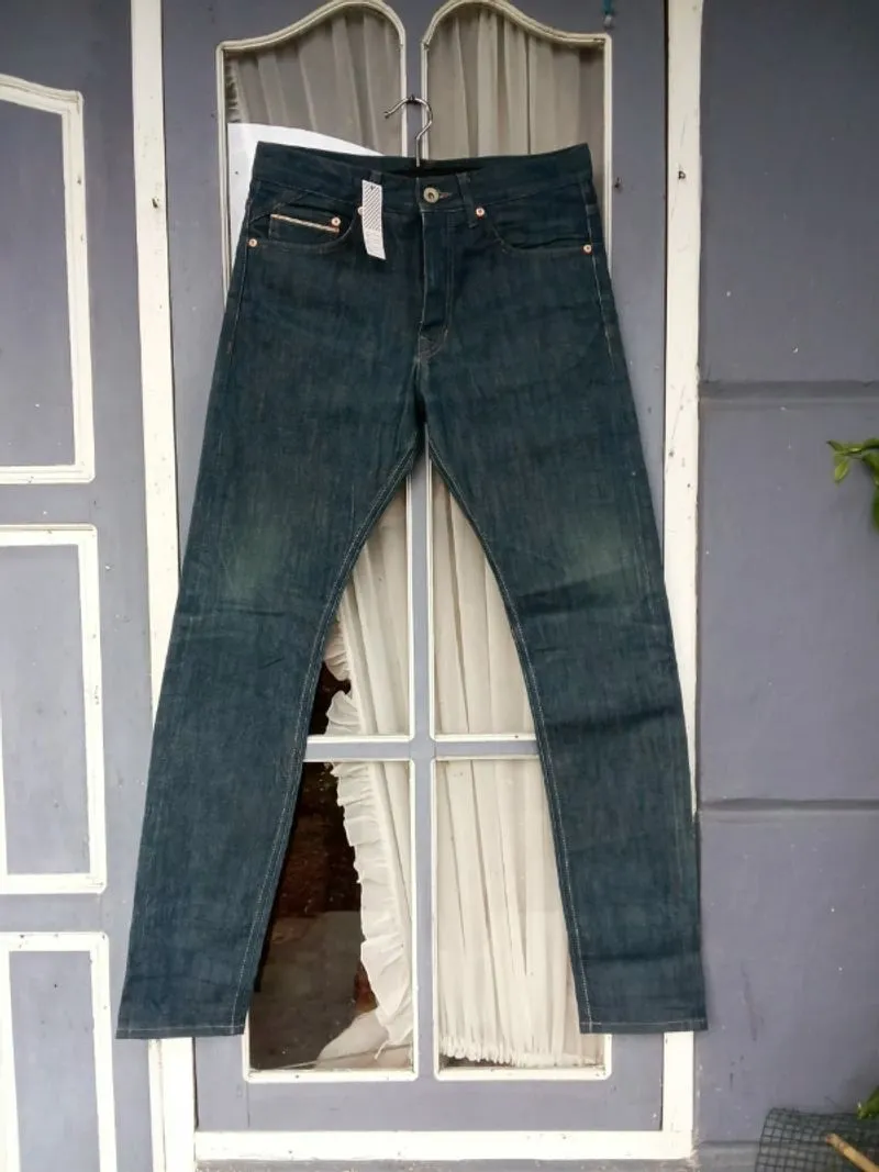 Celana Panjang selvedge
Kondisi masih bagus pekat
size 31 photo 1