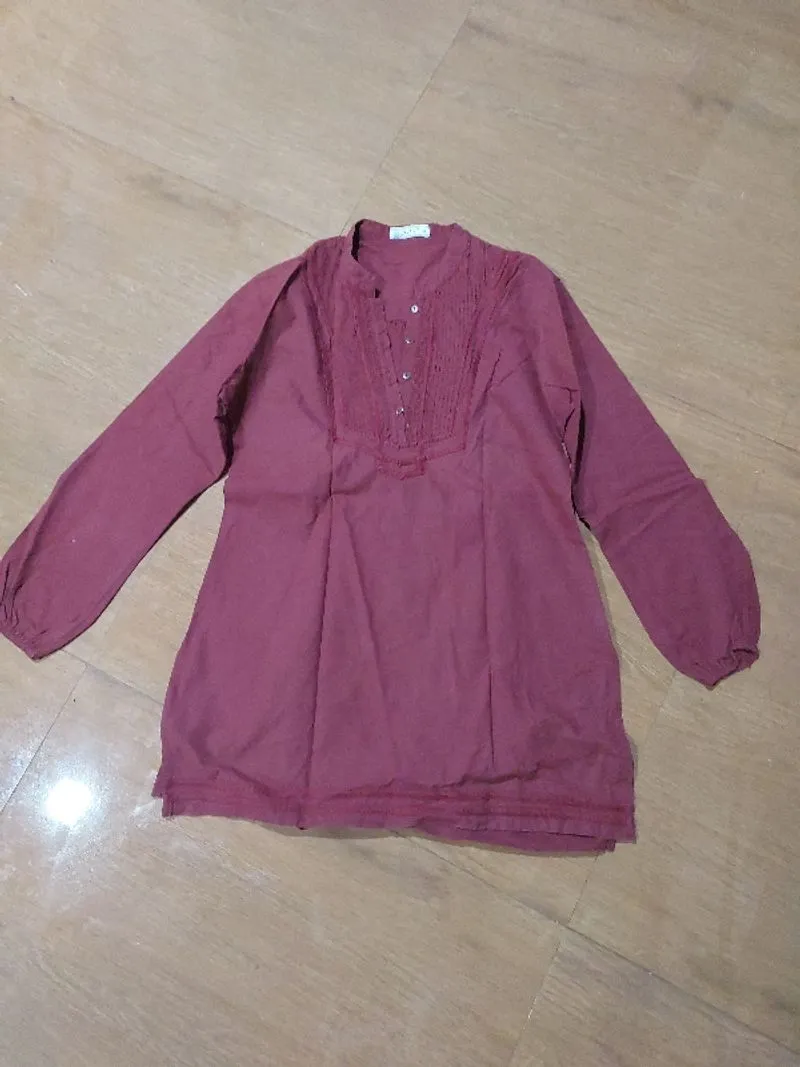 Blouse maroon photo 1