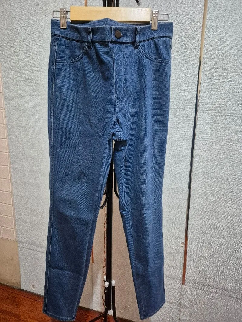 UNIQLO Women Denim Pants Size L – Stretch photo 1