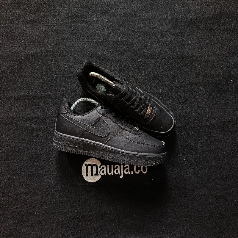 Nike Air Force 1 Full Black photo 1