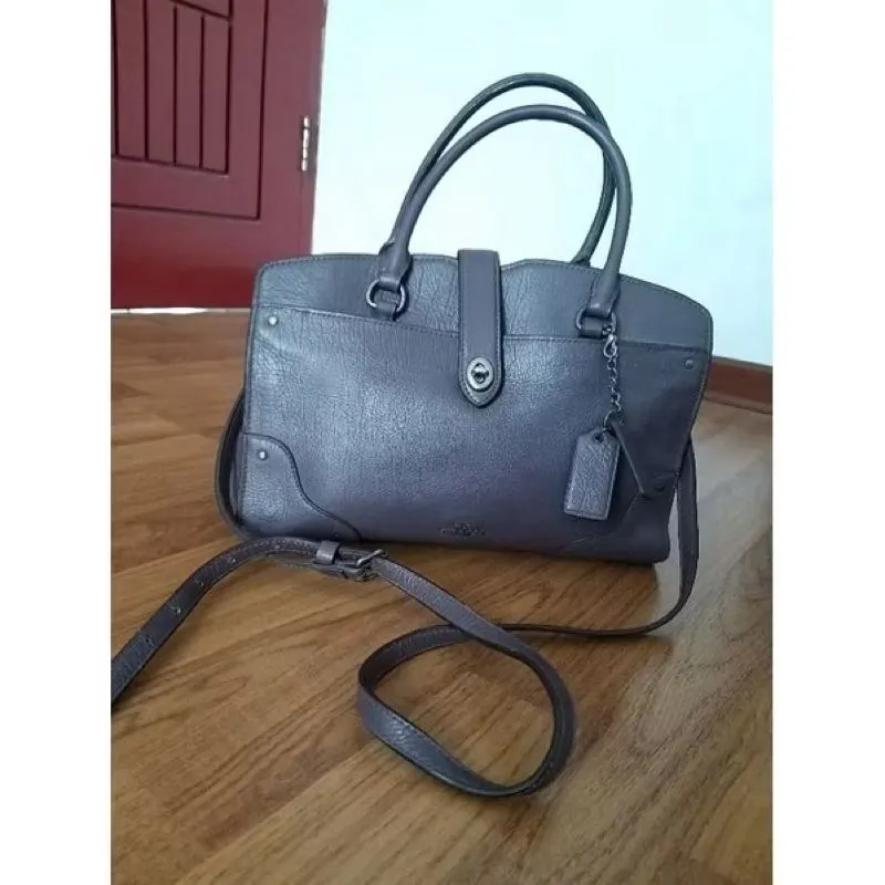 Coach sling bag photo 1