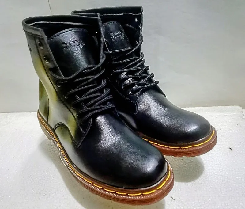Dr. Marten - Sepatu Pria Casual Kulit Keren Kekinian photo 1