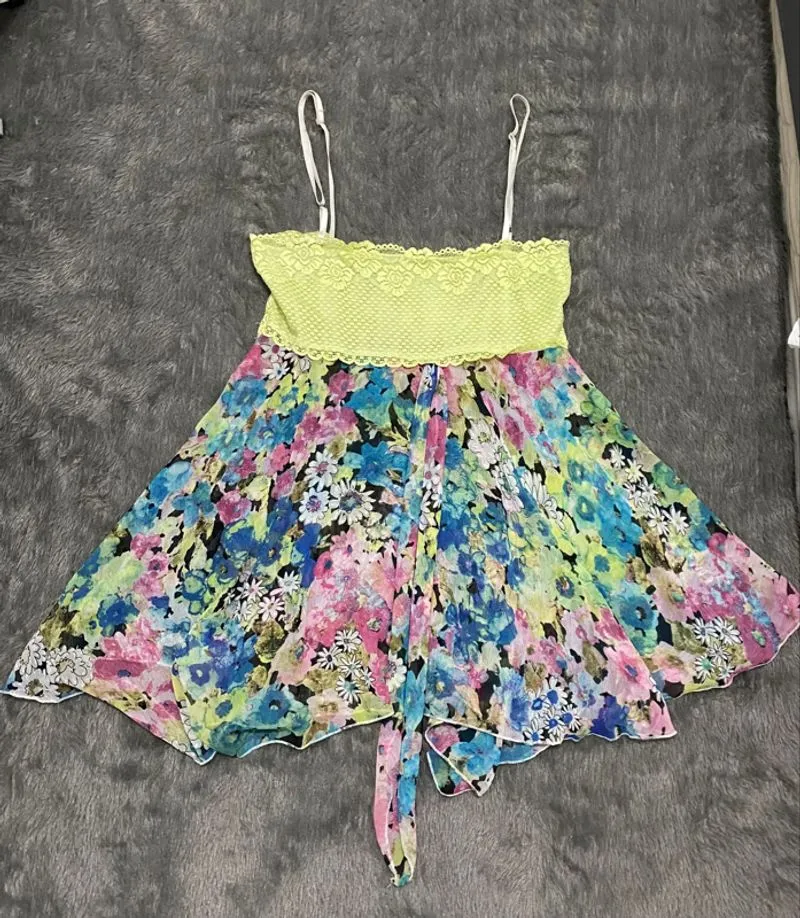 floral top photo 1
