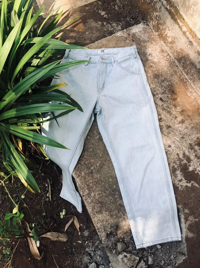 Uniqlo Streetwear Casual Jeans Pria blue photo 1