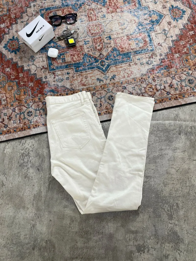 DENIM PANTS UNIQLO SLIM STRAIGHT STRECT BROKEN WHITE photo 1