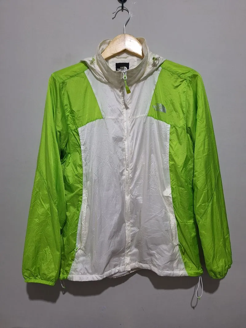 The North Face Sportswear Windbreaker Pria green photo 1