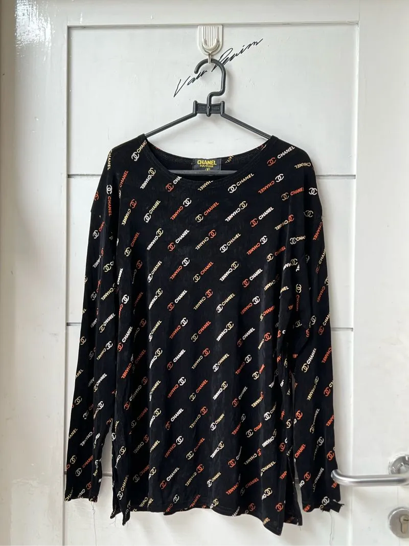 SALE!! CHANEL Black Long Sleeve T-shirt photo 1