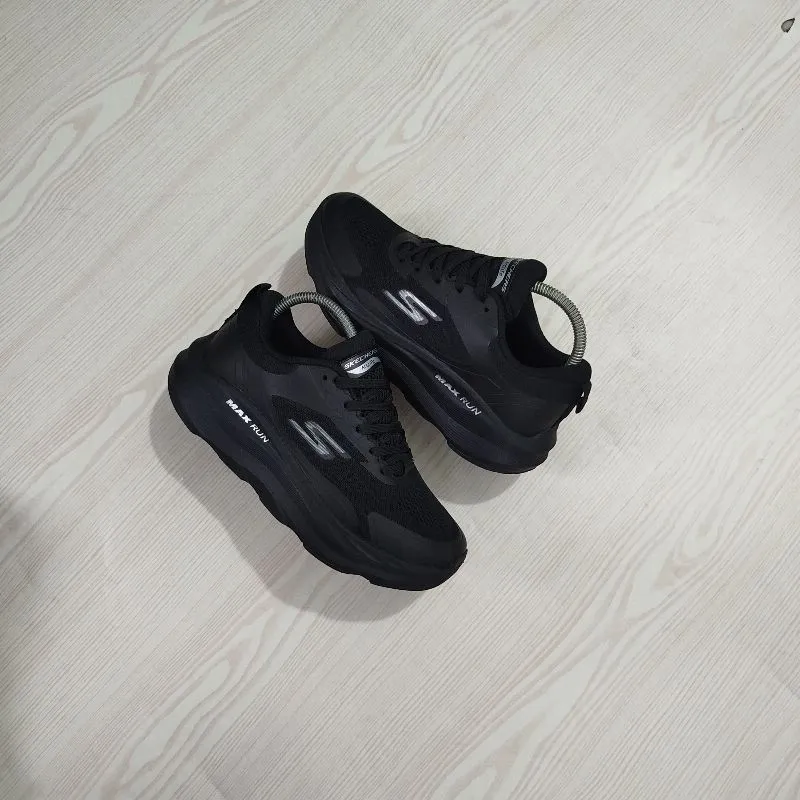 Skechers Max Run photo 1