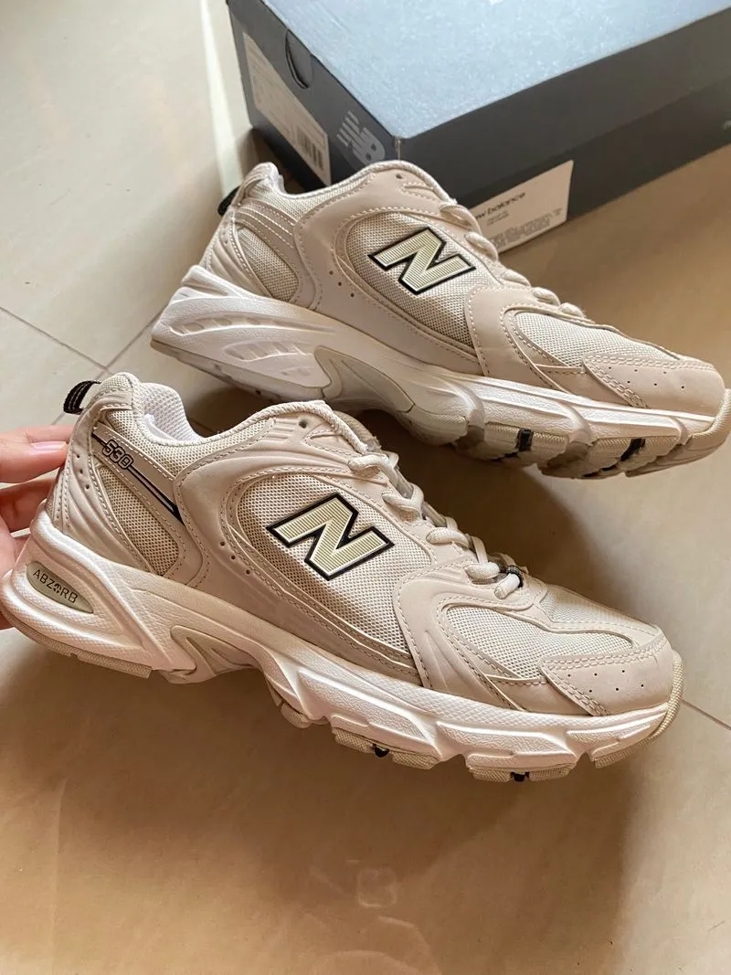 New Balance Sportswear Sneakers Wanita white tan photo 1