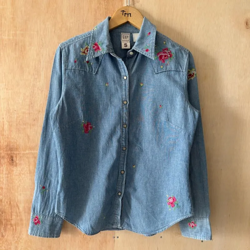 Vintage Gap Embroidery Pixel Floral Denim Women's Shirts  photo 1