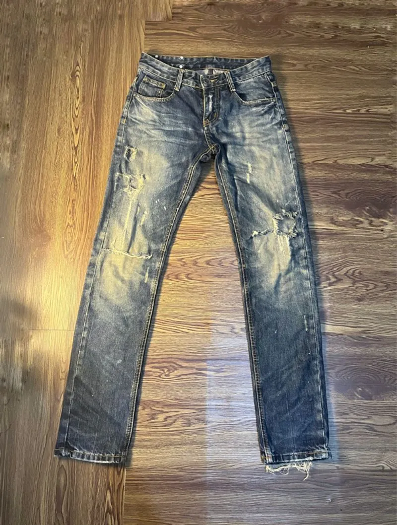 Denim wash fading ripped photo 1