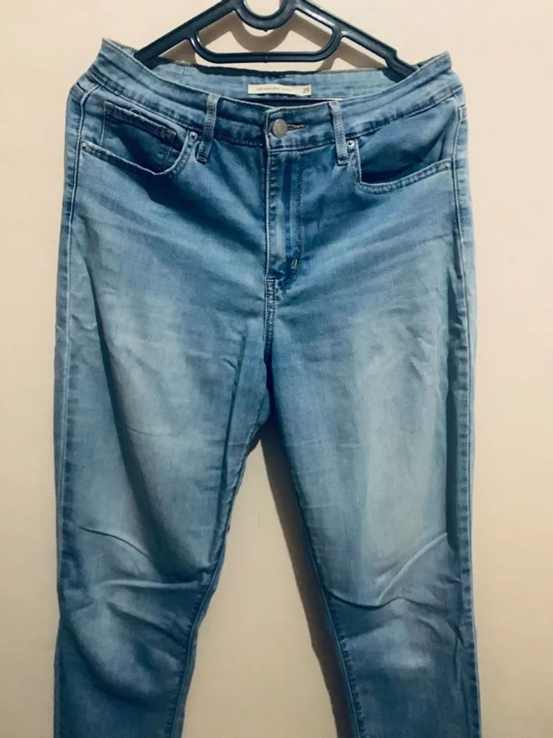 Levi’s 721 High Rise Skinny Jeans photo 1