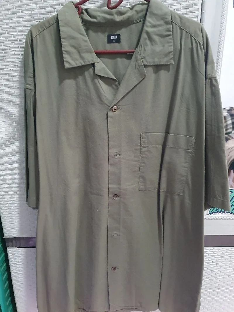 Kemeja Uniqlo photo 1