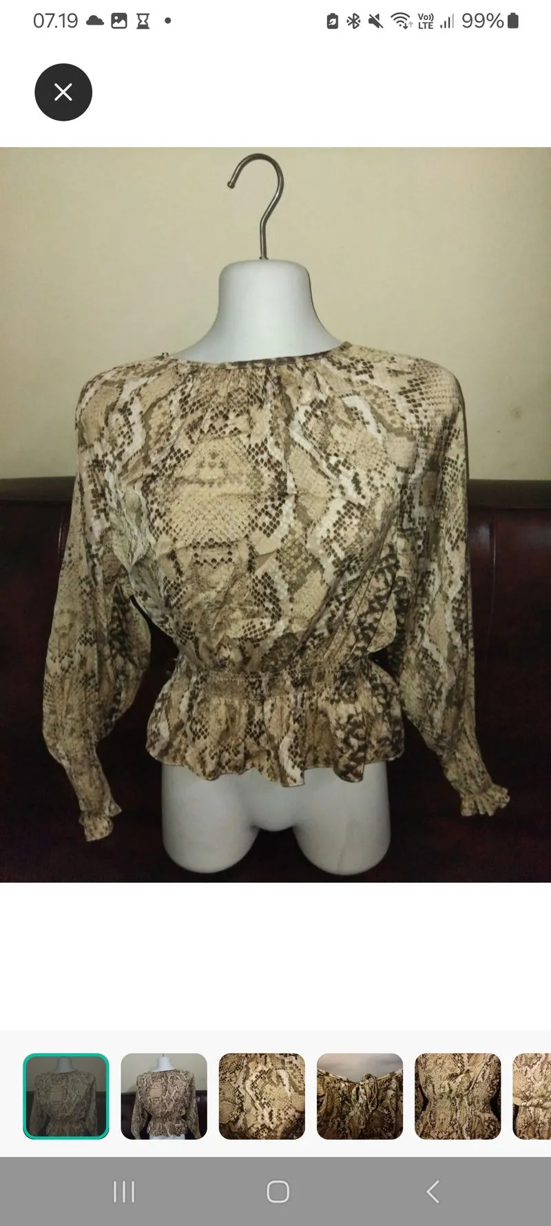 H&M Minimalist Casual Blouse Wanita tan brown black cream photo 1