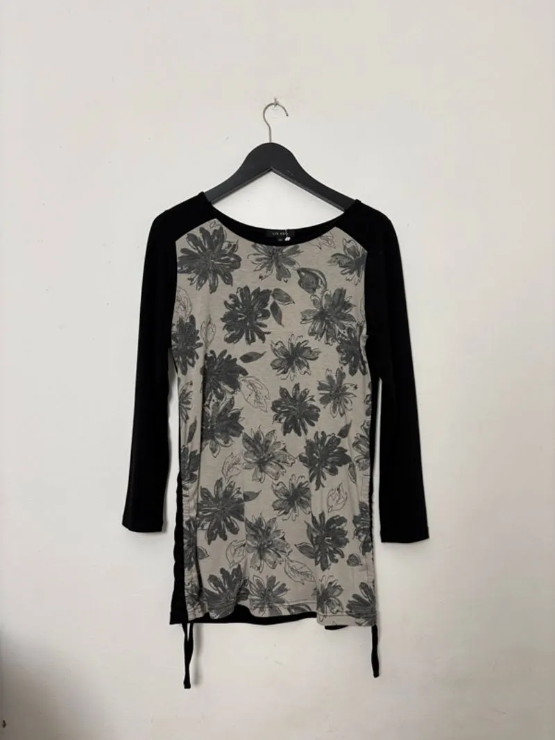 Grey Black Flower Top photo 1