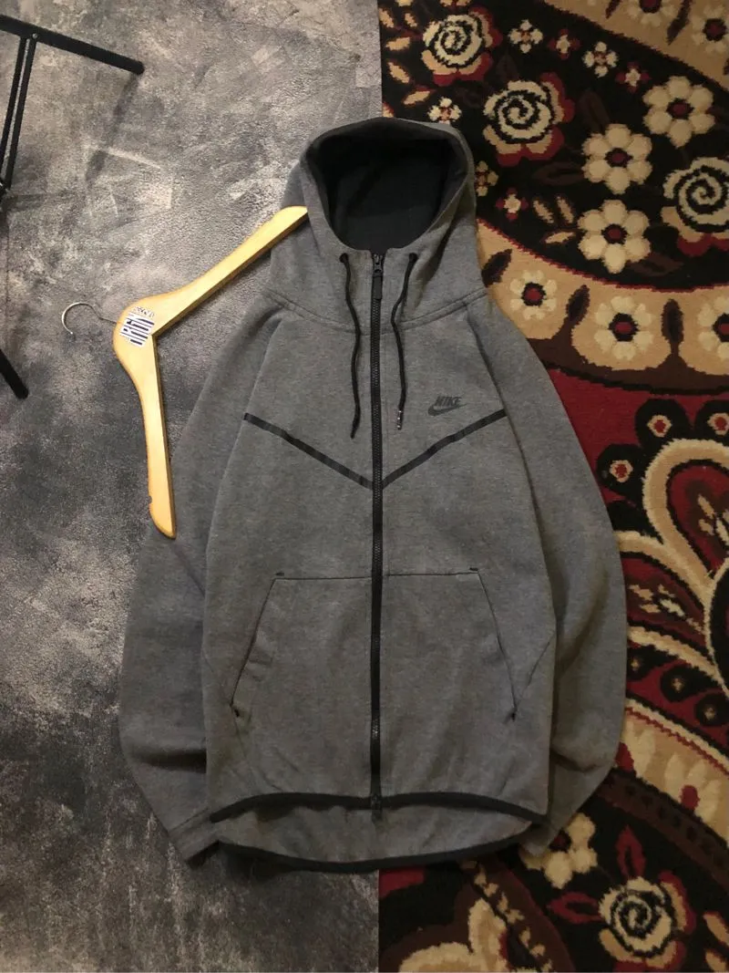 Zipper Hoodie Nike Tech Fleece photo 1