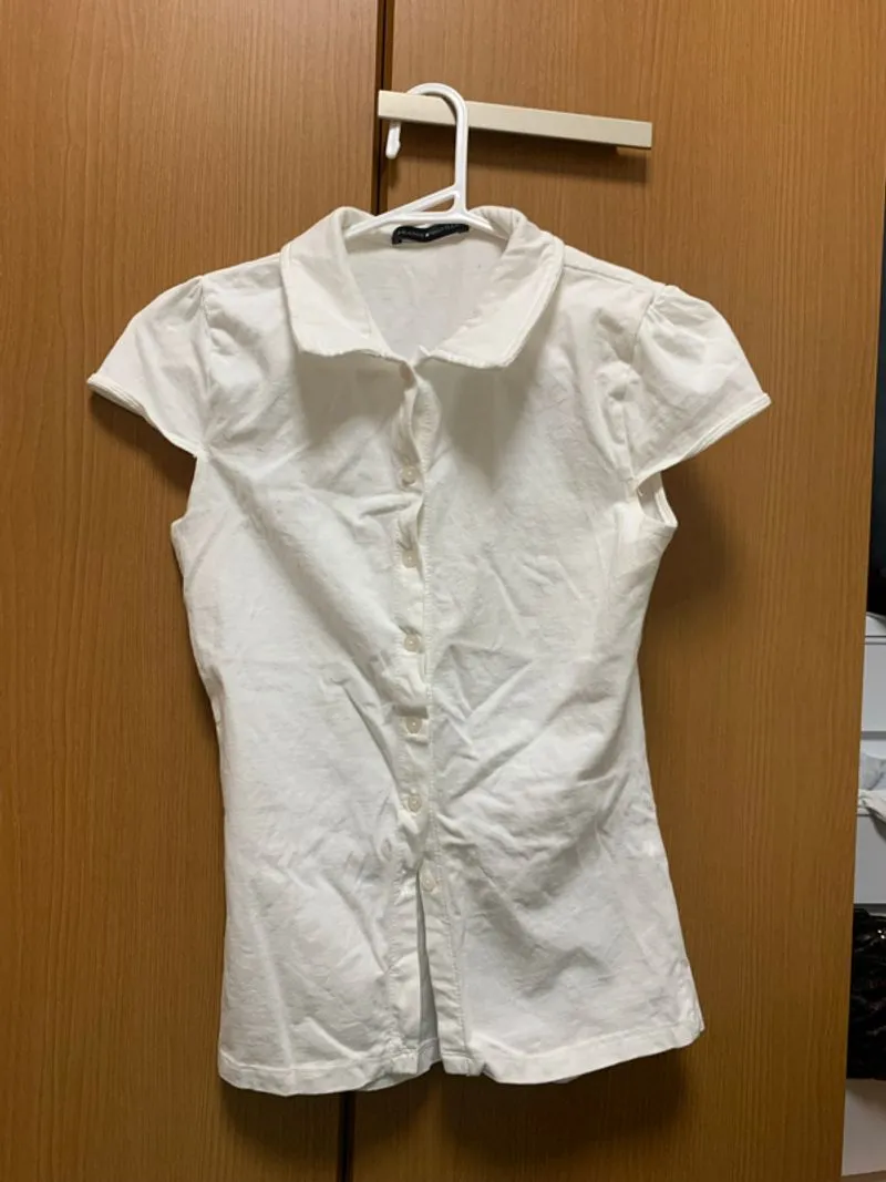BOOKED!!! brandy melville white shirt photo 1