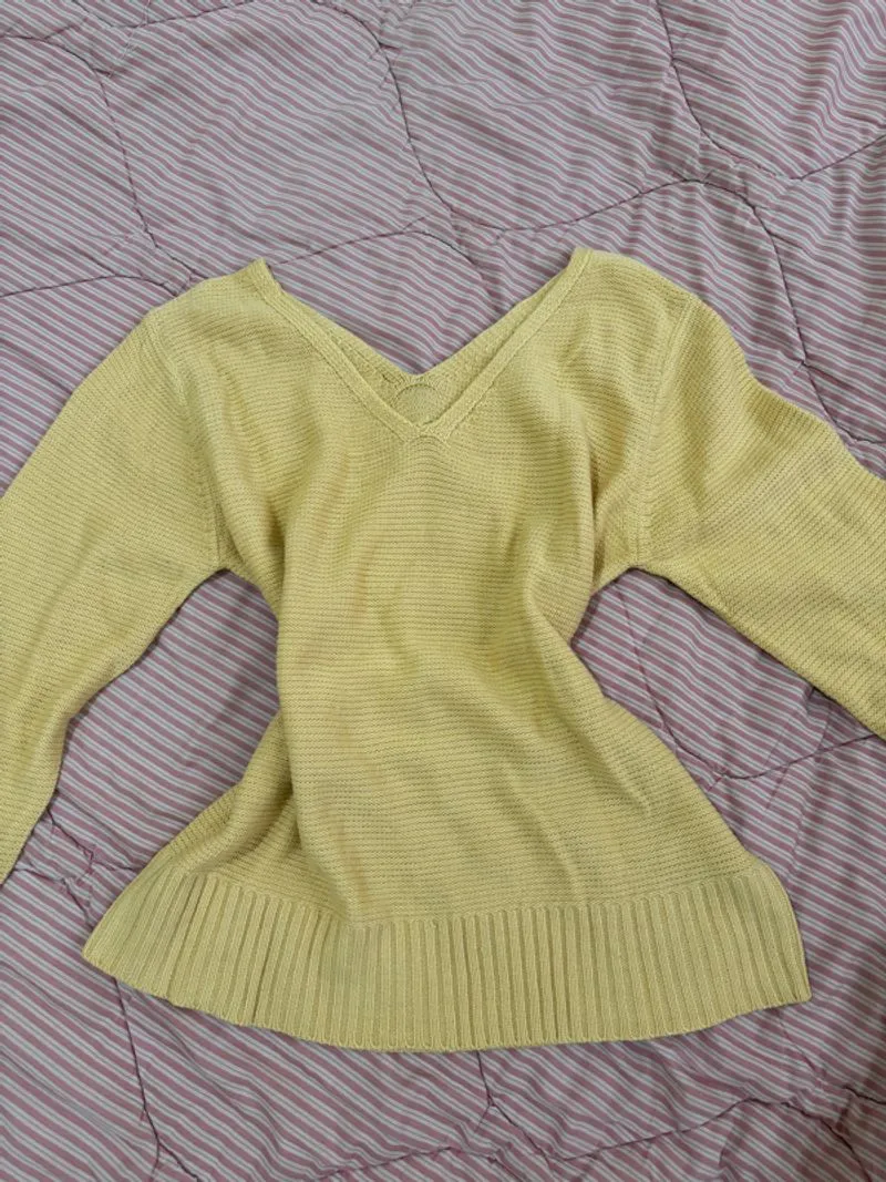 V-neck knit yellow sweater photo 1