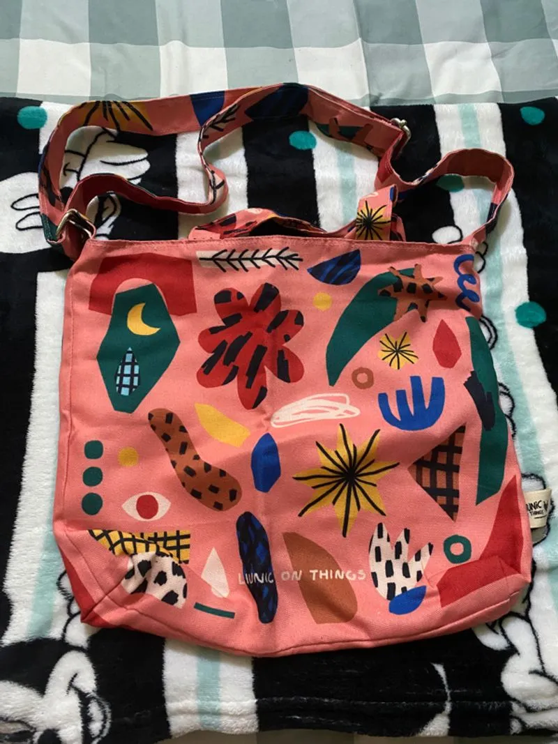Liunic On Things Sling Bag photo 1